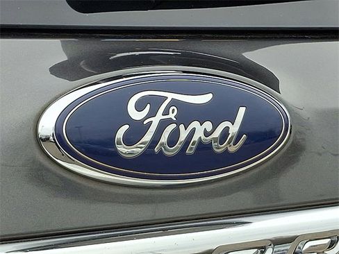 Used 2017 Ford Explorer XLT w/ Equipment Group 202A image 29