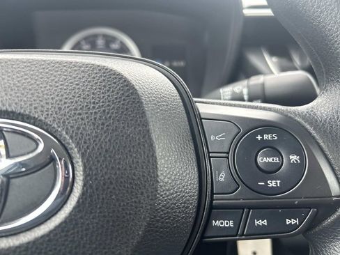 Used 2022 Toyota Corolla LE image 21