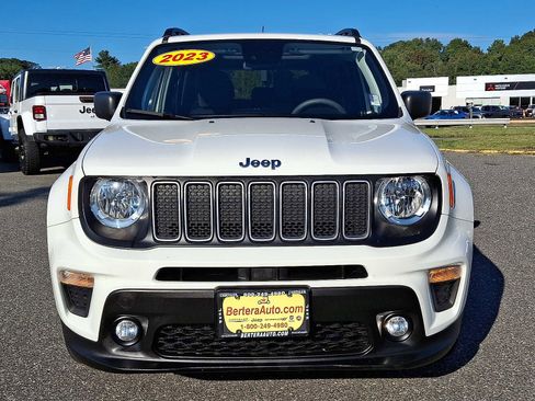 Certified 2023 Jeep Renegade Latitude w/ Sun & Fun Group image 2