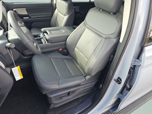 New 2025 Ford Expedition Max Active image 6