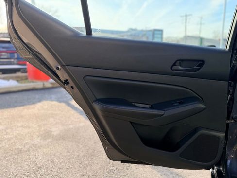 Used 2024 Nissan Altima 2.5 SV image 16