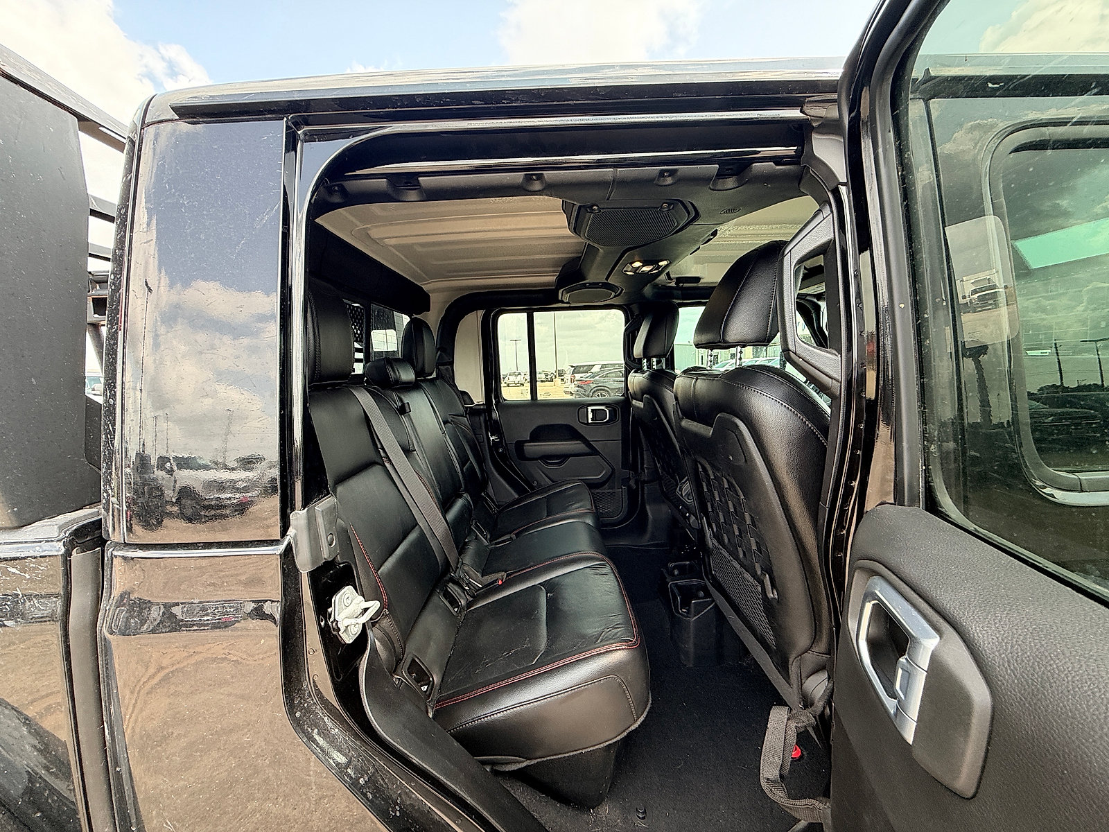 Used 2021 Jeep Gladiator Rubicon AWD/4WD image 13