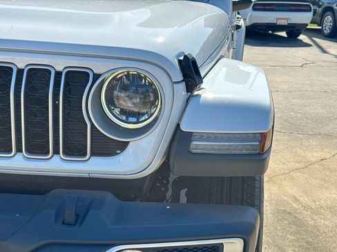 Certified 2024 Jeep Wrangler Unlimited Sahara AWD/4WD image 40