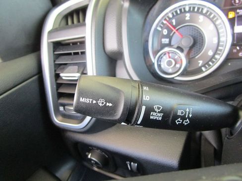 Used 2021 RAM 1500 Big Horn AWD/4WD image 36