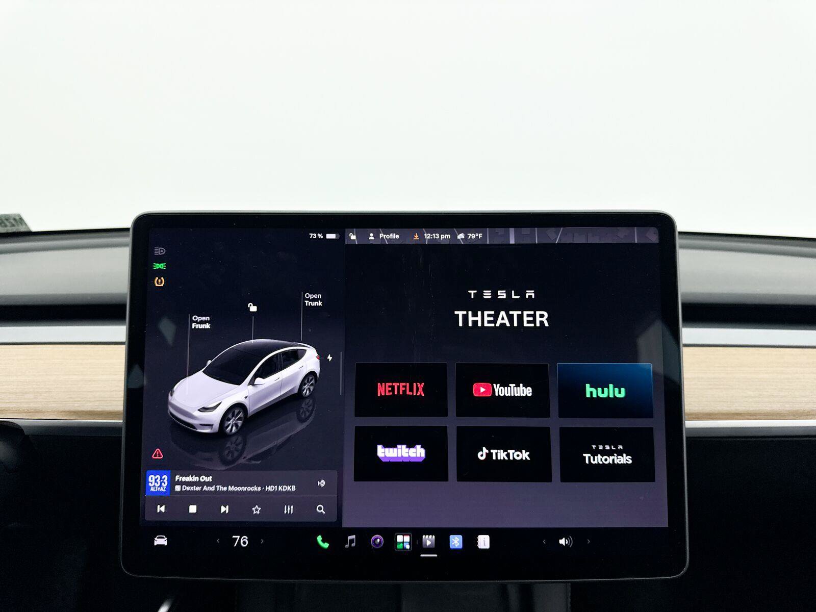 Used 2022 Tesla Model Y Long Range AWD/4WD image 26