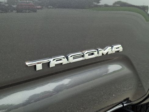Certified 2023 Toyota Tacoma SR5 AWD/4WD image 28