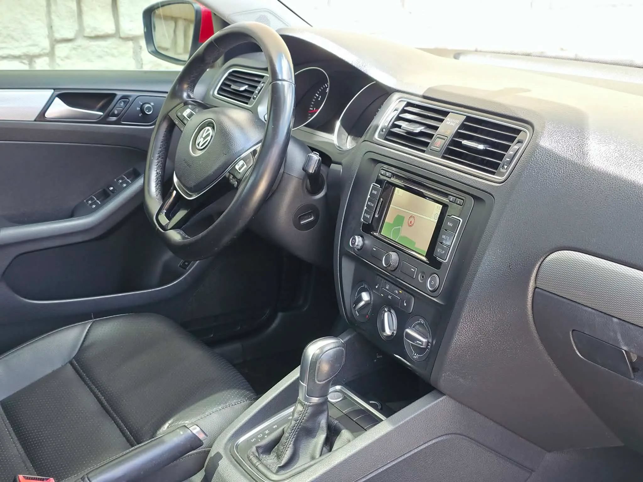 Used 2015 Volkswagen Jetta SE FWD image 17