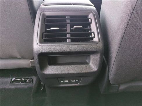 Used 2025 Volkswagen Tiguan S image 17