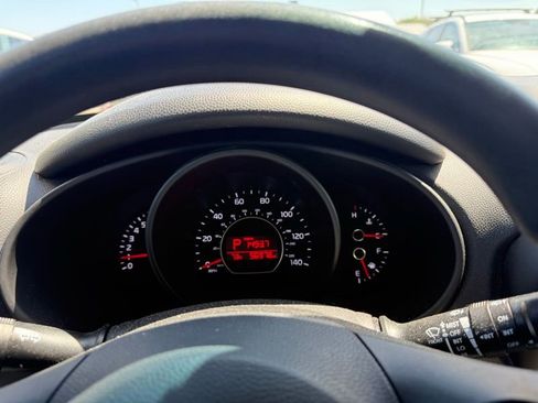 Used 2015 Kia Soul FWD image 12