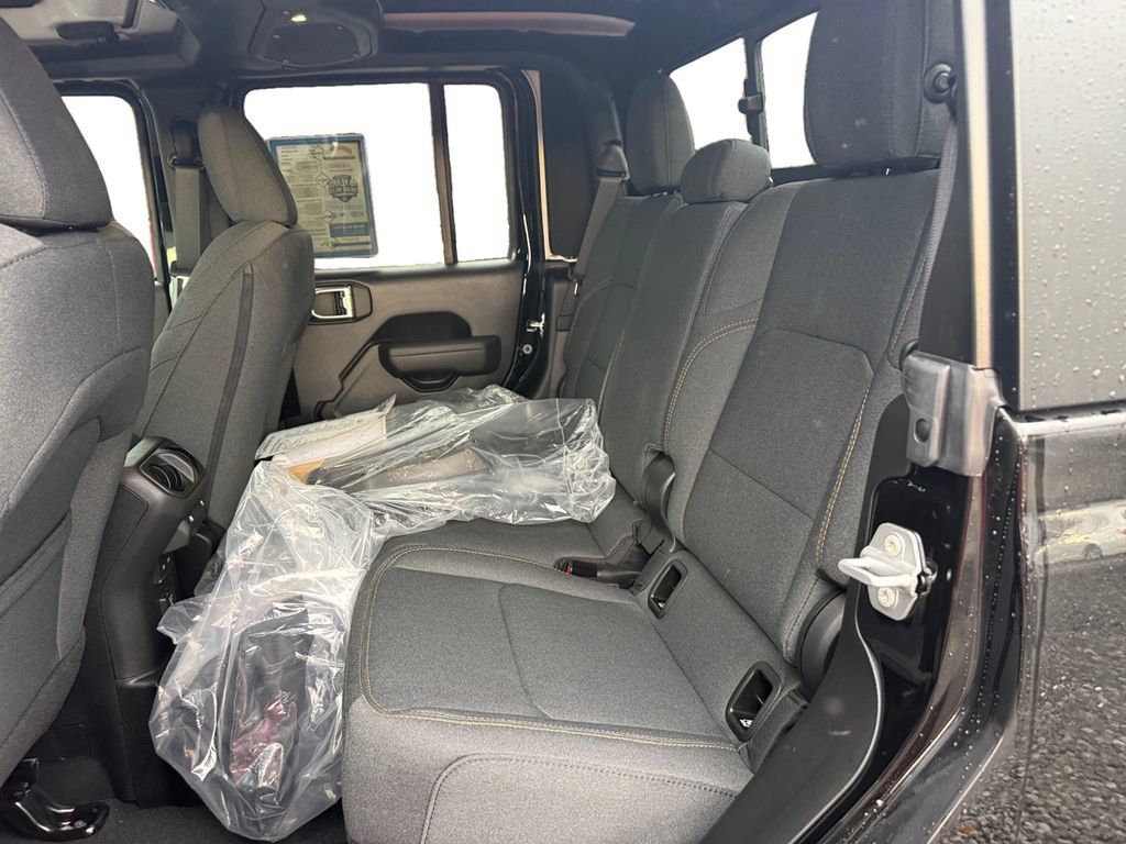 New 2025 Jeep Gladiator Sport AWD/4WD image 13