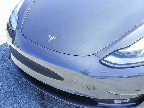 Used 2018 Tesla Model 3 Mid Range image 8