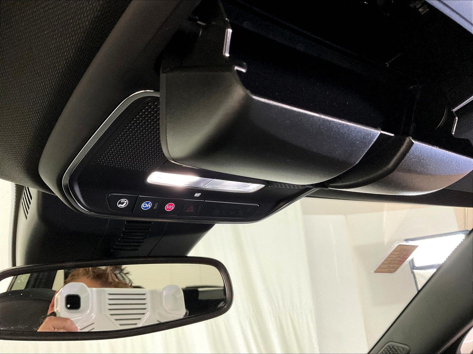 Used 2025 GMC Acadia Denali FWD image 39