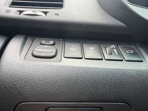 Used 2012 Toyota Highlander Limited AWD/4WD image 20