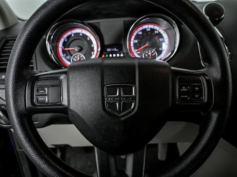 Used 2018 Dodge Grand Caravan SE image 22
