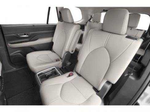 New 2026 Toyota Grand Highlander XLE FWD image 12
