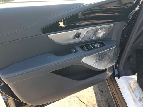 New 2026 Lincoln Nautilus Reserve image 8