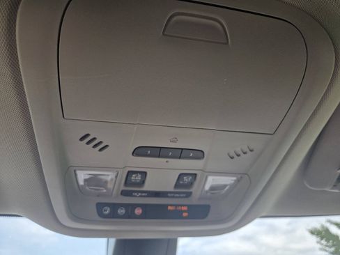 Used 2018 Buick Enclave Avenir FWD image 20
