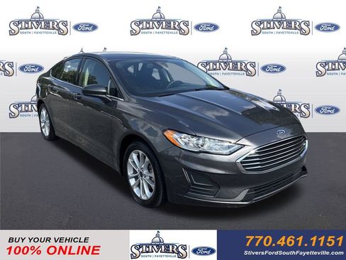 Used 2019 Ford Fusion SE image 1