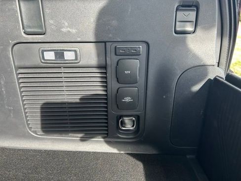 Used 2025 Ford Expedition Max Platinum AWD/4WD image 30
