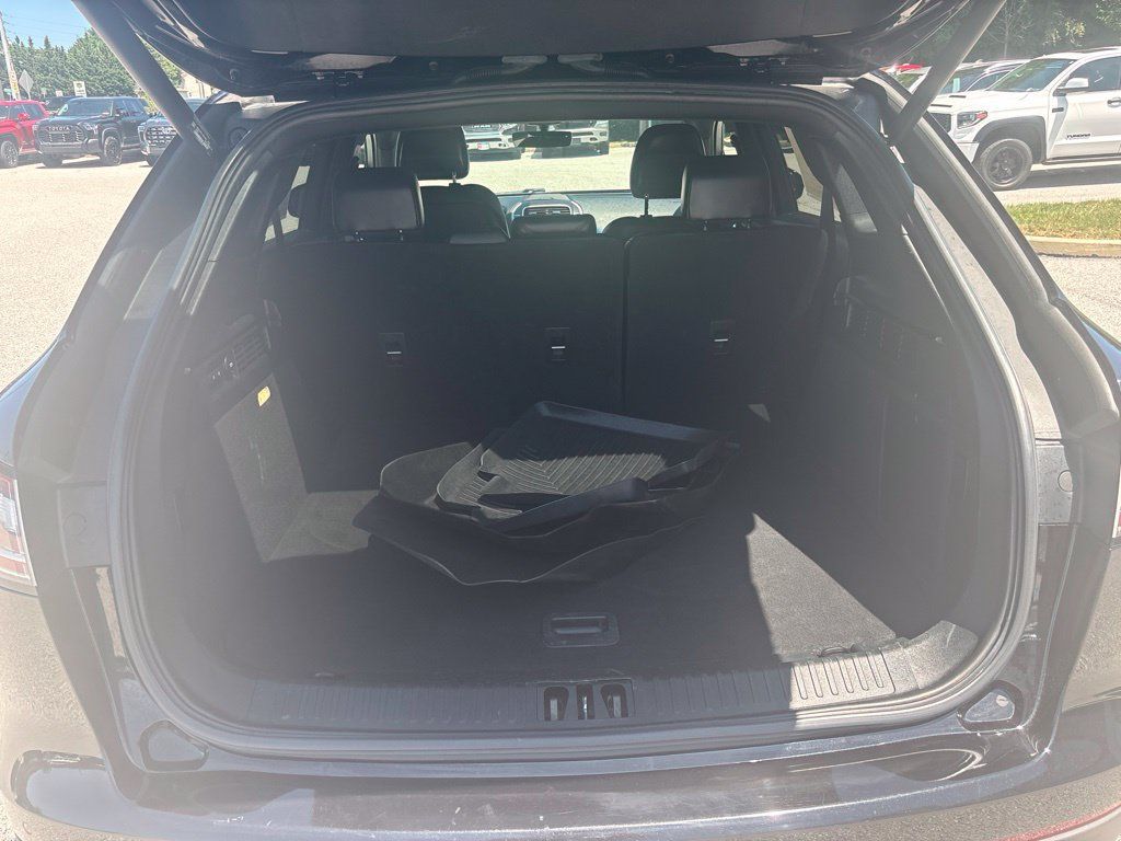 Used 2019 Lincoln Nautilus Select AWD/4WD image 6