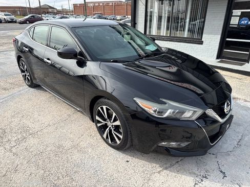 Used 2018 Nissan Maxima 3.5 S image 2