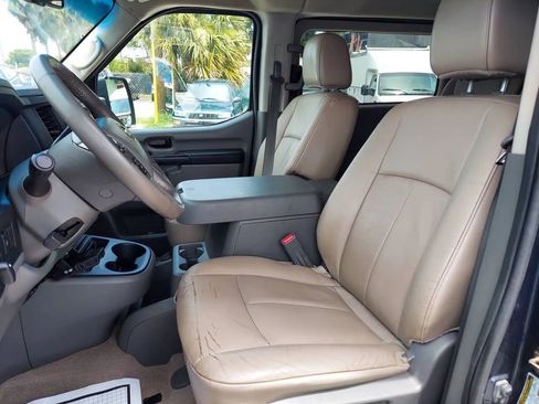 Used 2016 Nissan NV 3500 SL image 9