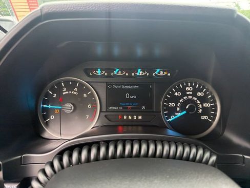 Used 2020 Ford F150 XLT w/ Equipment Group 302A Luxury AWD/4WD image 17