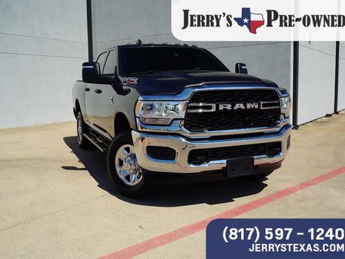 Used 2024 RAM 2500 Tradesman w/ Chrome Appearance Group AWD/4WD image 6