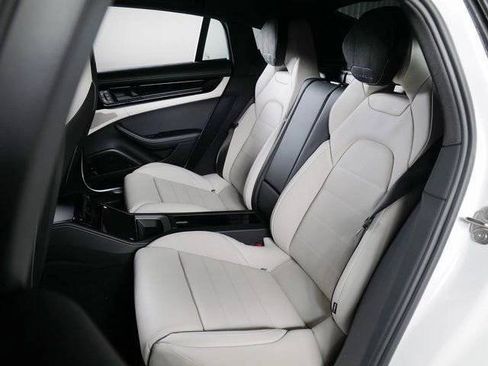 New 2025 Porsche Panamera 4 AWD/4WD image 13
