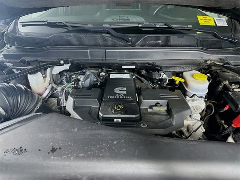 Used 2024 RAM 3500 Laramie image 31
