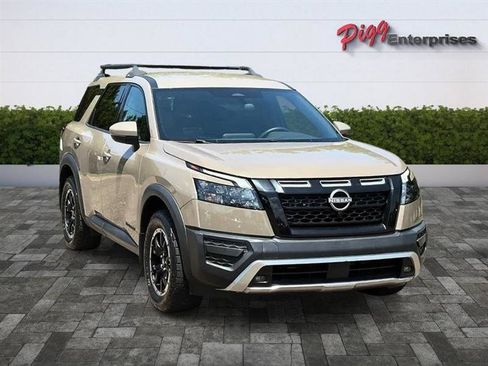 Used 2023 Nissan Pathfinder Rock Creek AWD/4WD image 6