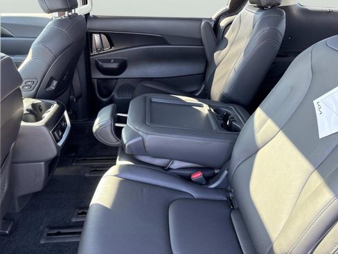 New 2026 Kia Carnival SX image 18