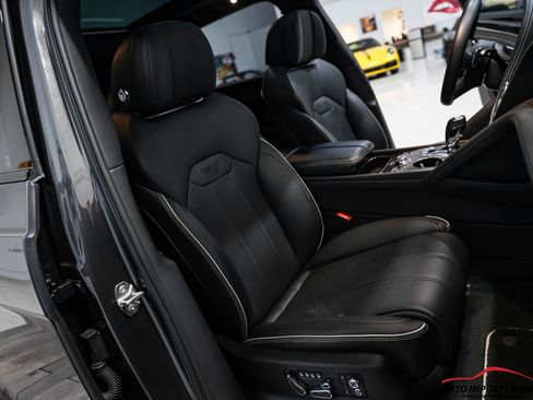 Used 2021 Bentley Bentayga image 46