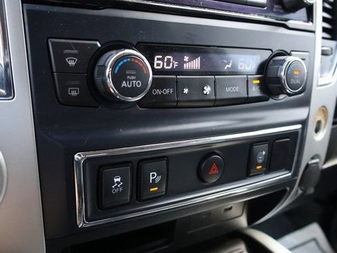 Used 2021 Nissan Titan SV w/ SV Convenience Package RWD image 29