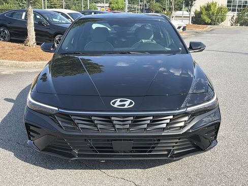 New 2026 Hyundai Elantra Limited FWD image 2