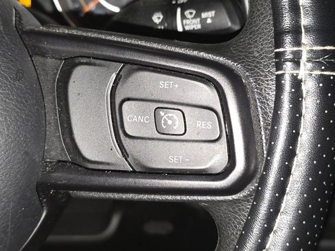 Used 2018 Jeep Wrangler Unlimited Sport image 16