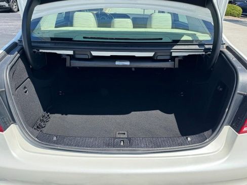 Used 2016 Mercedes-Benz E 350 4MATIC Sedan image 6