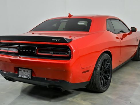 Used 2015 Dodge Challenger SRT Hellcat image 12