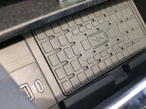 Used 2024 Ford Expedition Limited AWD/4WD image 33