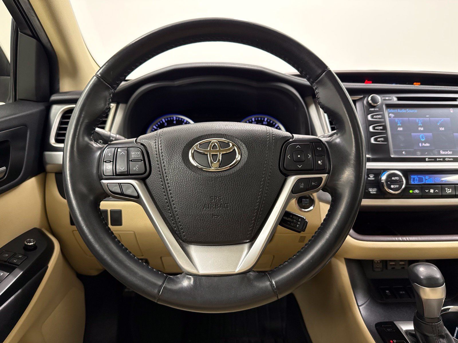 Used 2019 Toyota Highlander XLE FWD image 21