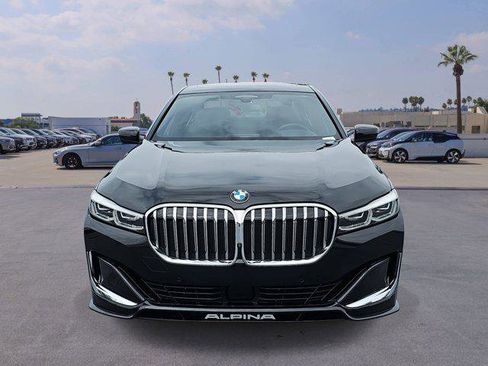 Used 2022 BMW ALPINA B7 xDrive w/ Luxury Rear Seating Package image 2