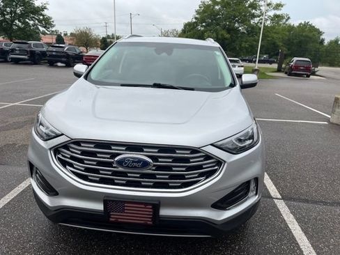 Used 2019 Ford Edge SEL w/ Equipment Group 201A AWD/4WD image 3