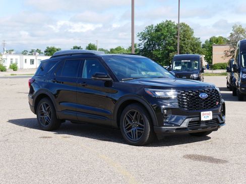 New 2025 Ford Explorer ST image 8