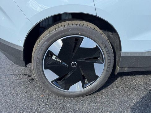 New 2026 Volvo EX30 Ultra w/ Climate Package image 4