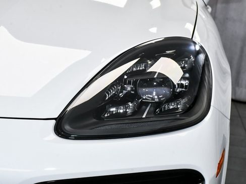Used 2023 Porsche Cayenne Turbo S image 82