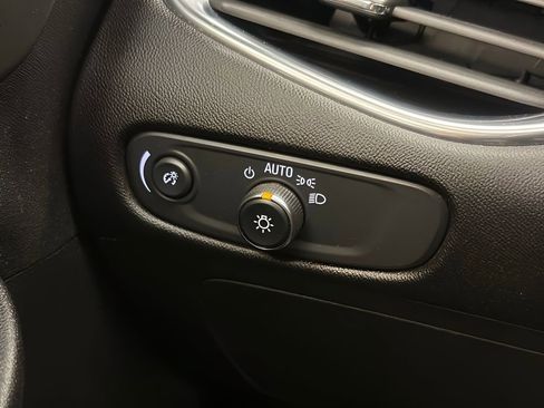 Certified 2018 Chevrolet Malibu LT image 33