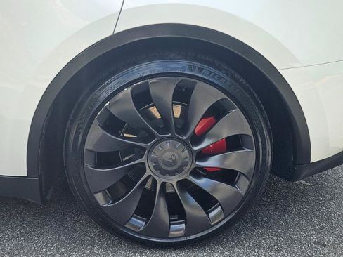 Used 2023 Tesla Model Y Performance AWD/4WD image 19