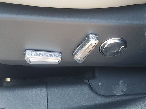 New 2026 Lincoln Nautilus Premier image 10