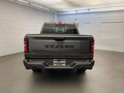 New 2026 RAM 1500 Express AWD/4WD image 5