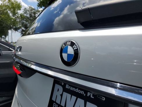 Used 2025 BMW X7 xDrive40i w/ Premium Package AWD/4WD image 6